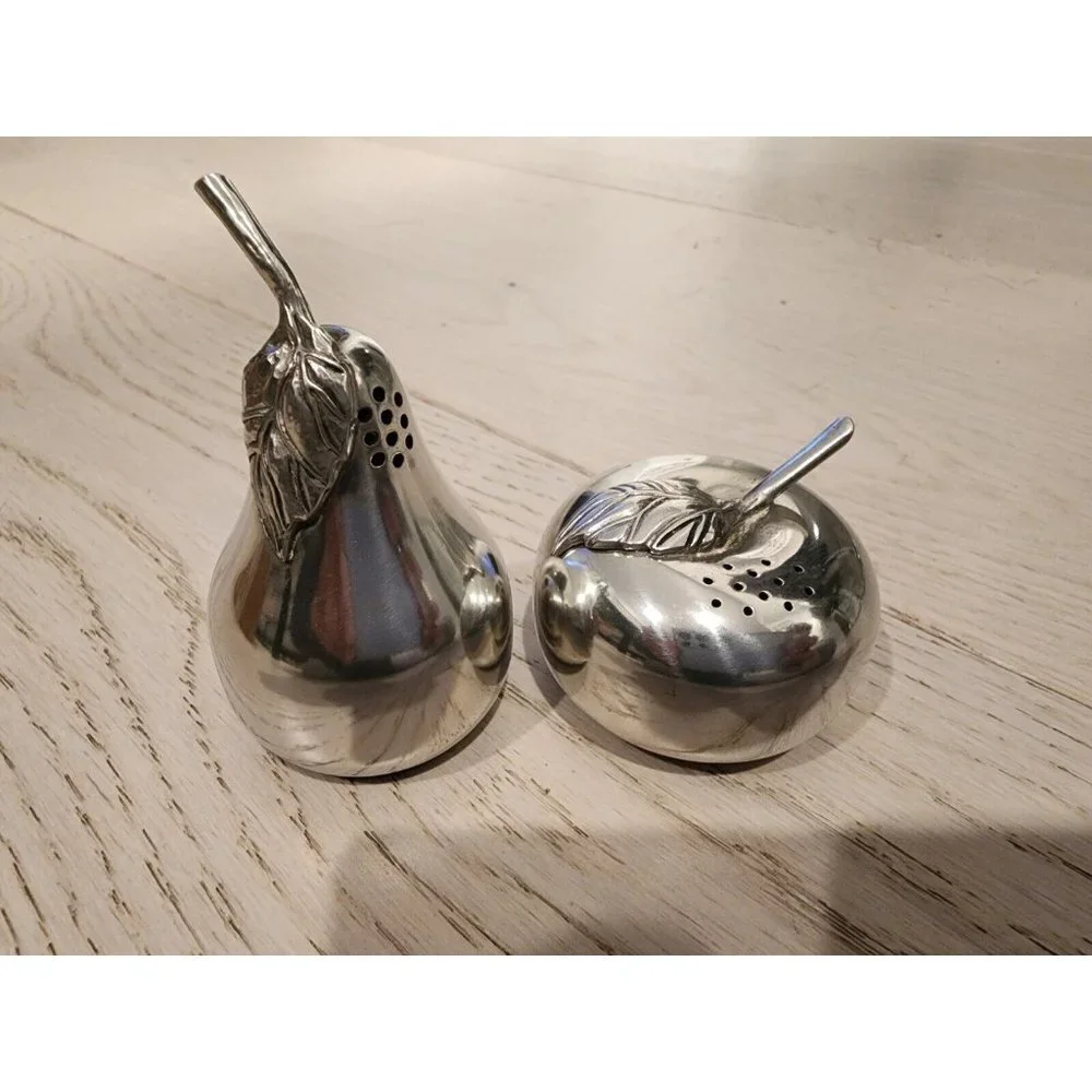 Kirk Stieff Pewter 500 Salt and Pepper Shakers Set of 2 Silvertone Apple Pear